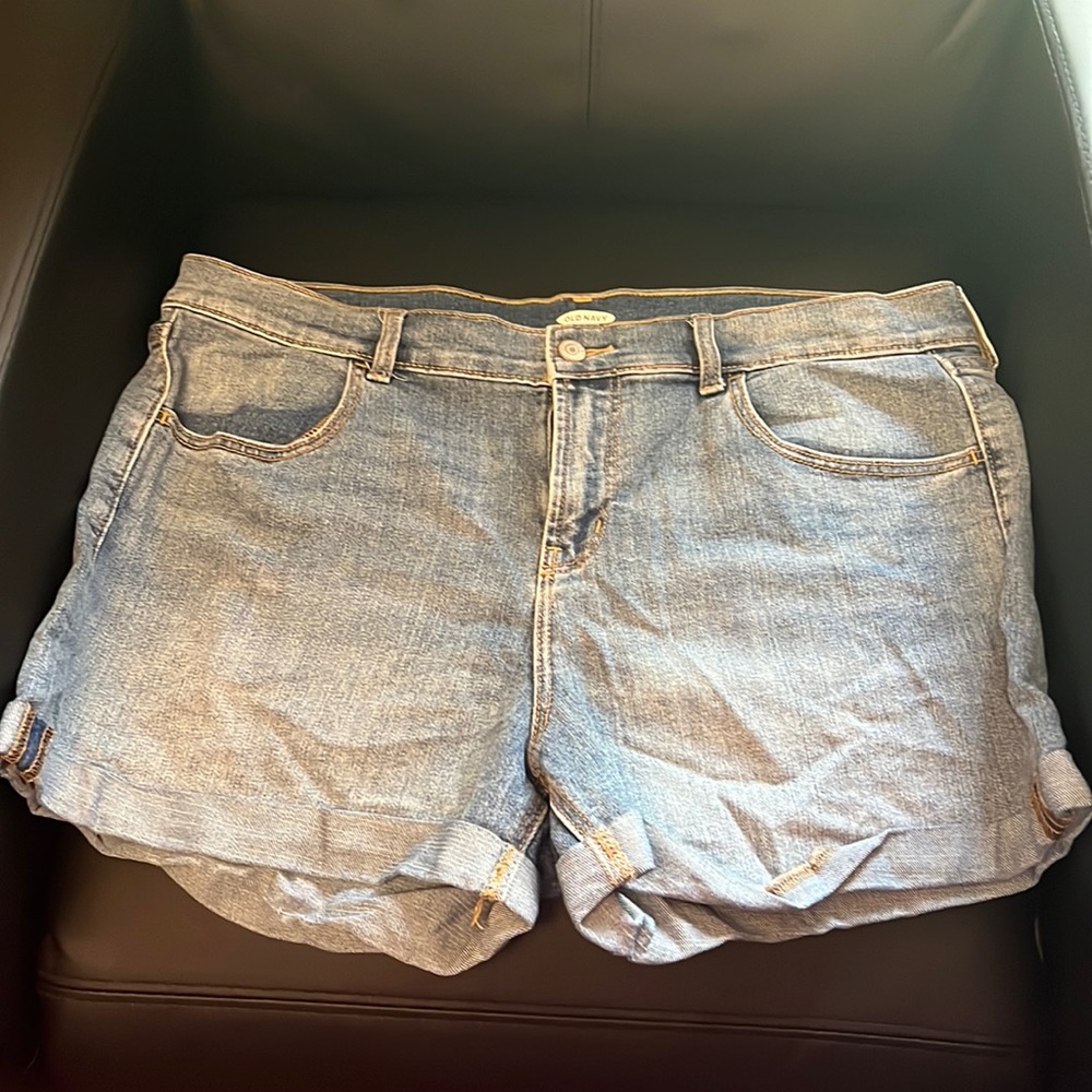 Old Navy blue Jean short size 14